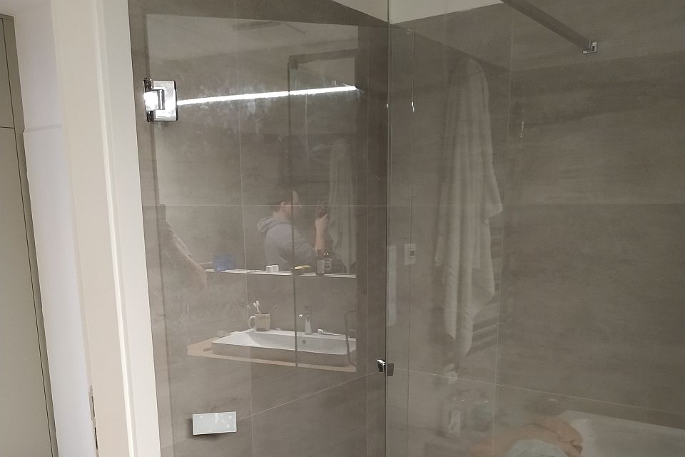 Zasklený sprchový kout